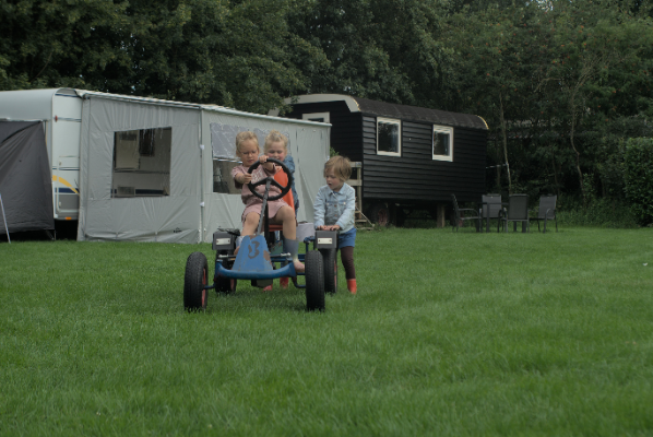 Skelters op de camping.